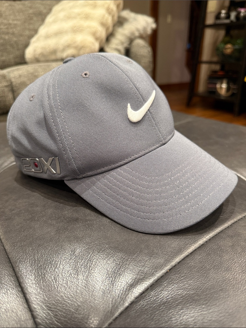 Nike Golf Flex Fit Light Gray Swoosh Performance Cap
